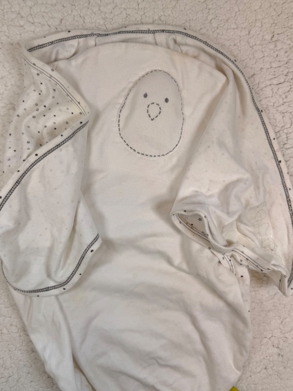 Nested Bean Zen Swaddle Classic – Gently Weighted White Stardust 0-6M - Picture 3 of 7